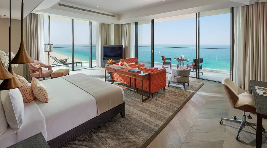 Mandarin Oriental Jumeira luxury beachfront hotel in Dubai with Arabian Gulf views